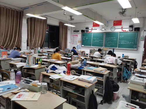學不迷茫 分秒拼搶 一位高三教師的900天高考備戰歷程與6.18教育活動策劃實錄